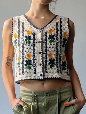 Crochet Floral Button-Front Crop Top - Cream with Yellow Flowers